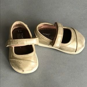 Girls size 3 toddler Toms shoes